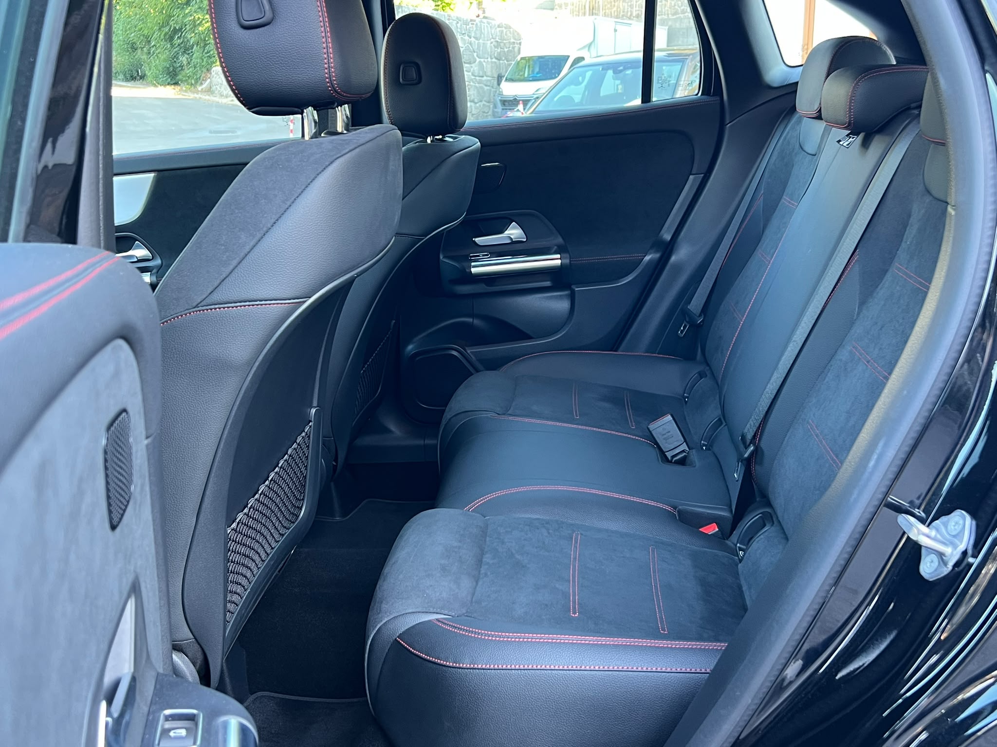 Mercedes-Benz GLA 250e AMG Line - Slika 14