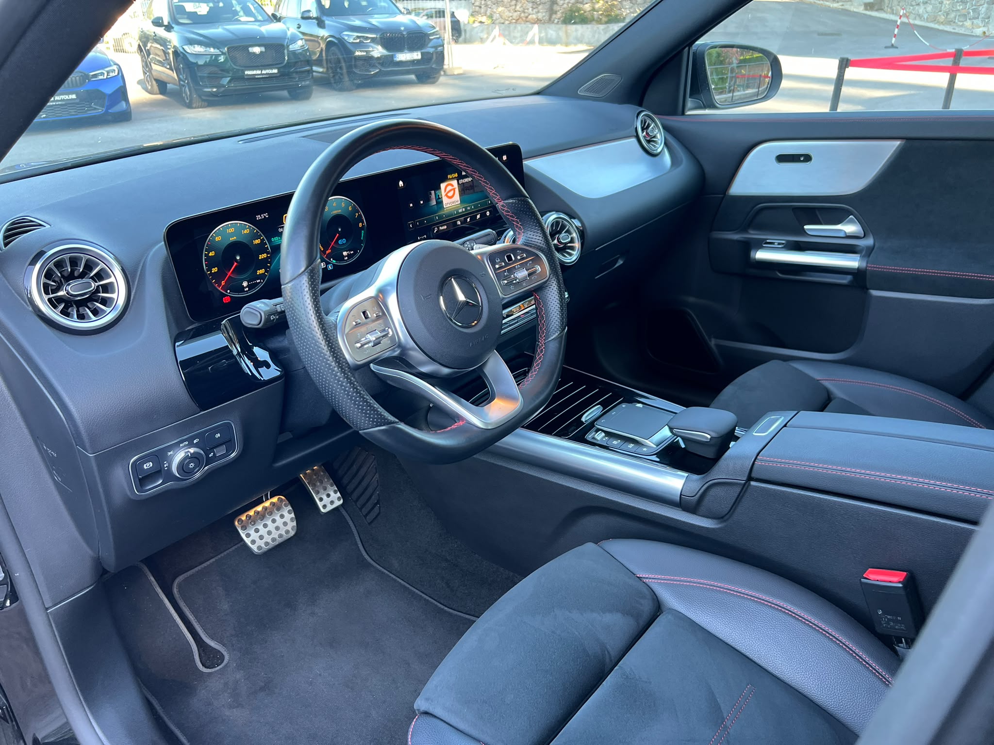 Mercedes-Benz GLA 250e AMG Line - Slika 7