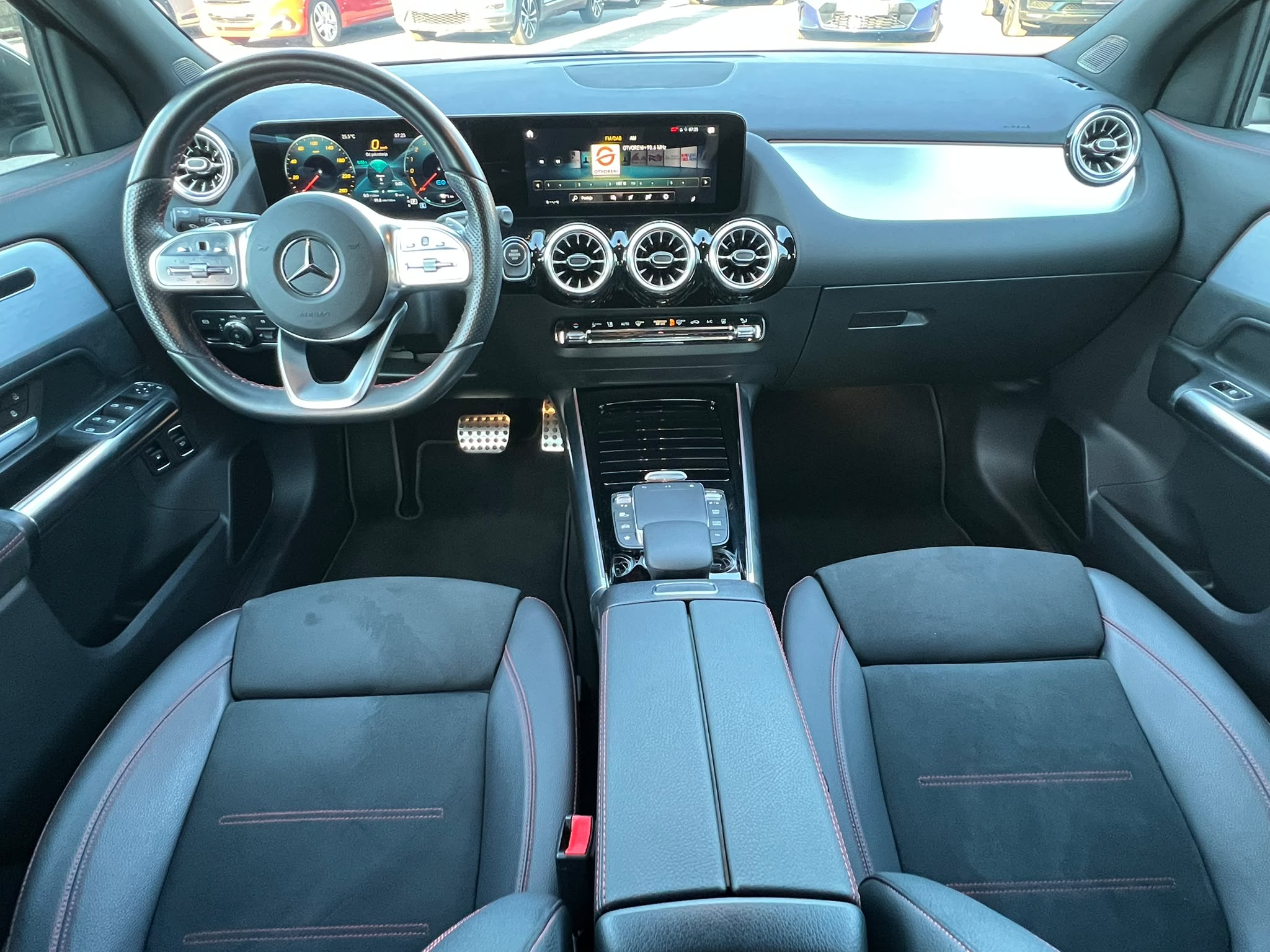 Mercedes-Benz GLA 250e AMG Line - Slika 8